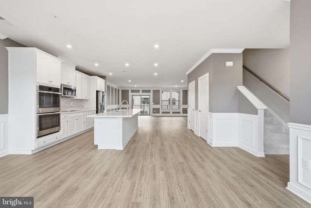 1104-B DABNEY DR, Manassas Park, VA 20111