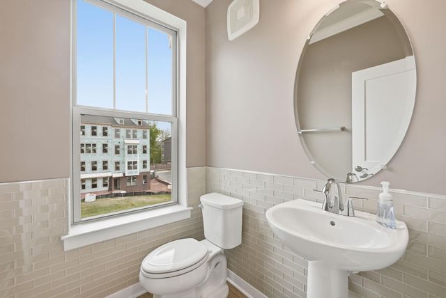 1104-B DABNEY DR, Manassas Park, VA 20111