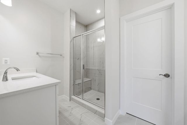 1104-B DABNEY DR, Manassas Park, VA 20111
