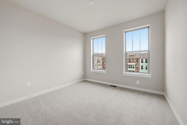 1104-B DABNEY DR, Manassas Park, VA 20111