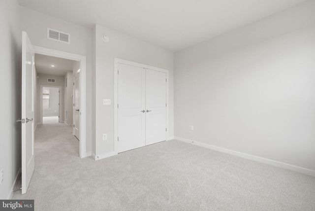 1104-B DABNEY DR, Manassas Park, VA 20111