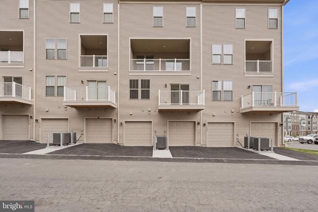 1104-B DABNEY DR, Manassas Park, VA 20111