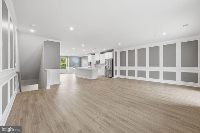 1104-B DABNEY DR, Manassas Park, VA 20111