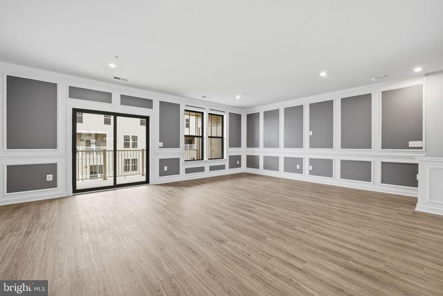 1104-B DABNEY DR, Manassas Park, VA 20111