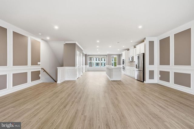 1104-B DABNEY DR, Manassas Park, VA 20111
