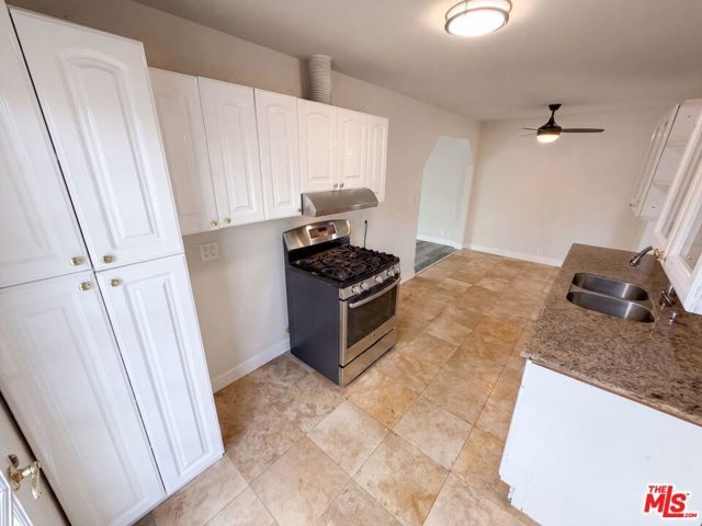 1426 S Rita Way, Santa Ana, CA 92704