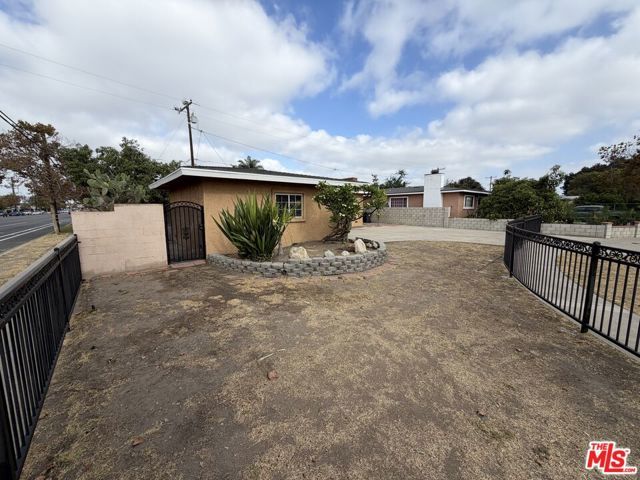 1426 S Rita Way, Santa Ana, CA 92704