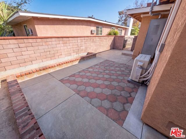 1426 S Rita Way, Santa Ana, CA 92704