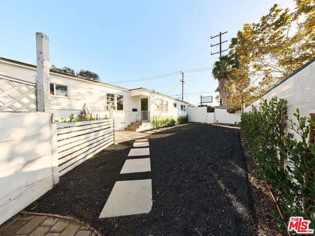 582 Venice Boulevard 2, Los Angeles, CA 90291