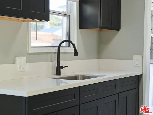 582 Venice Boulevard 2, Los Angeles, CA 90291