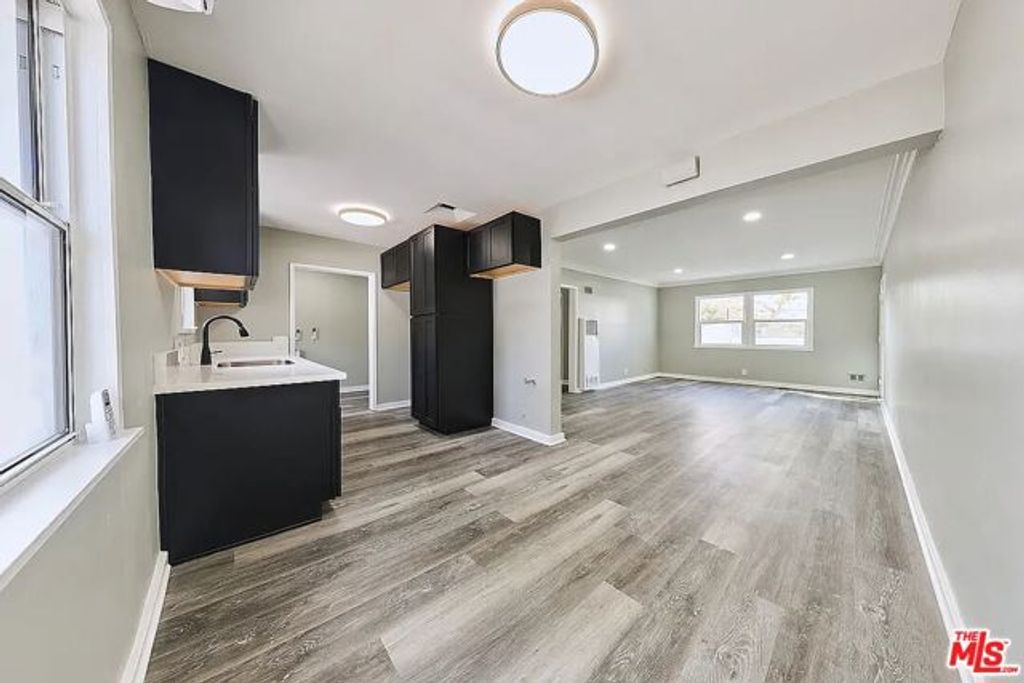 582 Venice Boulevard 2, Los Angeles, CA 90291