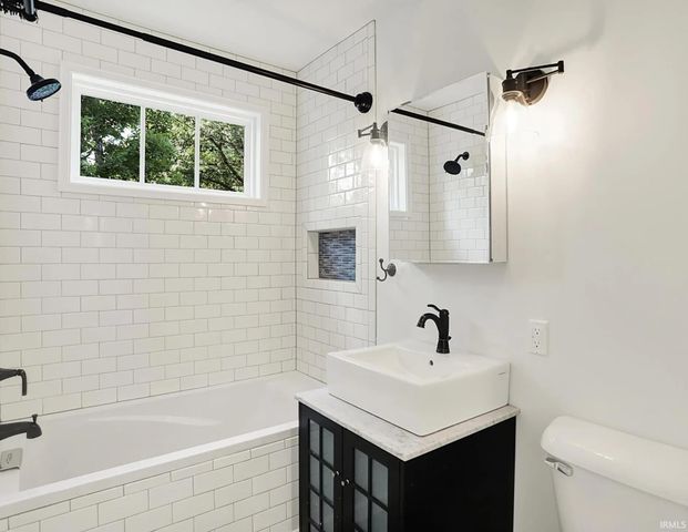 1604 E University Drive, Bloomington, IN 47401