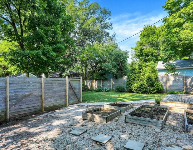 1604 E University Drive, Bloomington, IN 47401