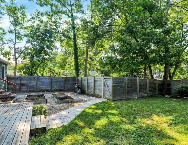 1604 E University Drive, Bloomington, IN 47401