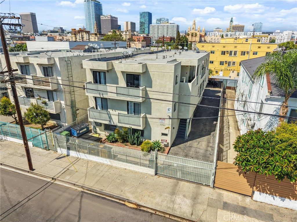 2763 San Marino, Los Angeles, CA 90006 — exterior