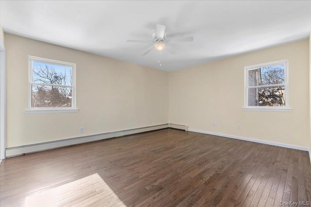 20 Alex Lane 2, Glen Cove, NY 11542