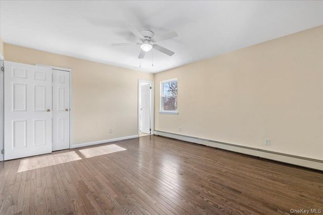 20 Alex Lane 2, Glen Cove, NY 11542