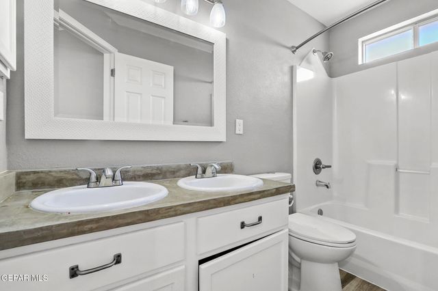 729 Paseo Sereno Drive, Horizon City, TX 79928