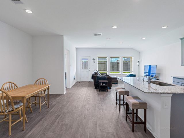 1317 Bison View Lane, Sealy, TX 77474