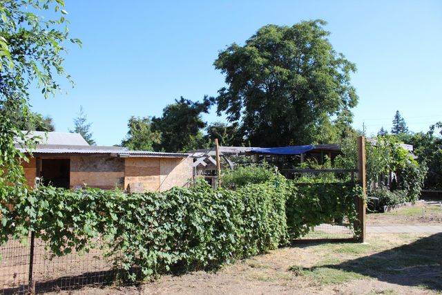 681 Taylor Rd, Lodi, CA 95242