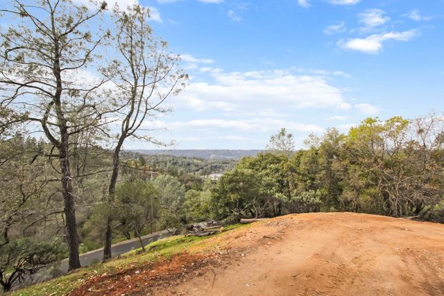 2551 Shirt Tail Trail, Cool, CA 95614