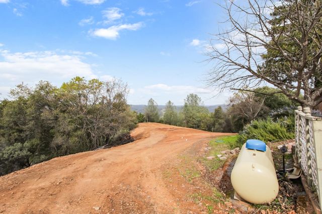 2551 Shirt Tail Trail, Cool, CA 95614