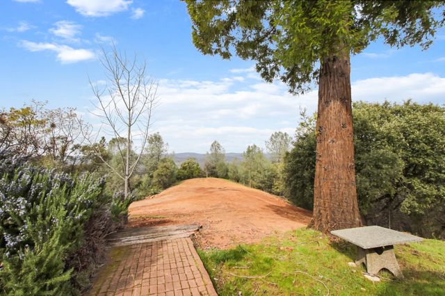 2551 Shirt Tail Trail, Cool, CA 95614