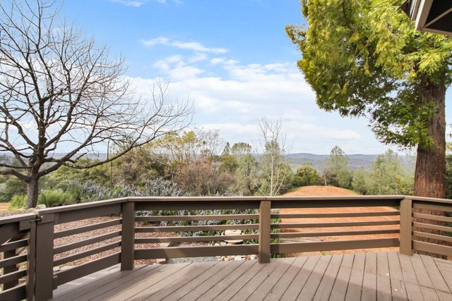 2551 Shirt Tail Trail, Cool, CA 95614