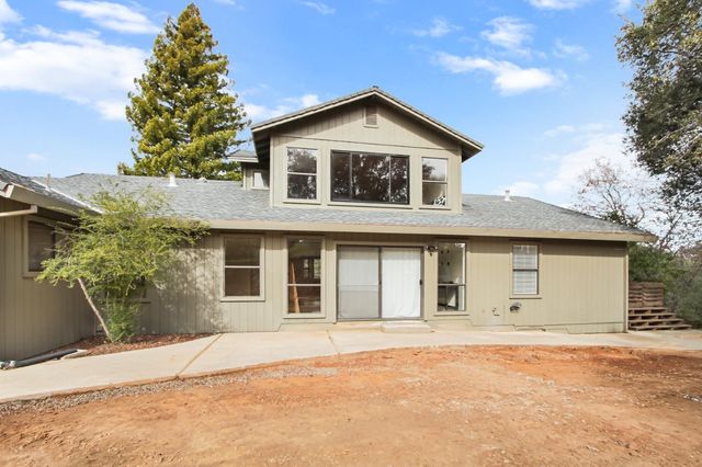 2551 Shirt Tail Trail, Cool, CA 95614