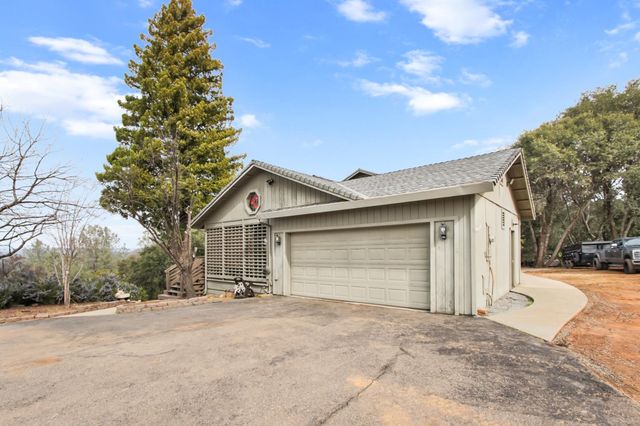2551 Shirt Tail Trail, Cool, CA 95614