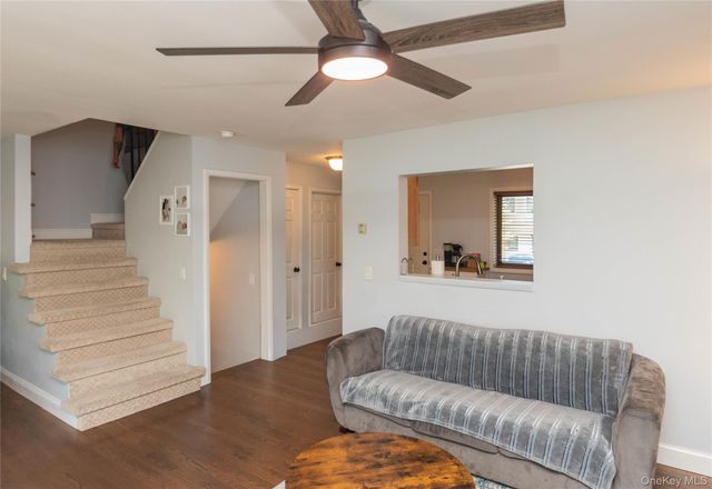 6605 Chelsea Cove Cove N, Hopewell Junction, NY 12533