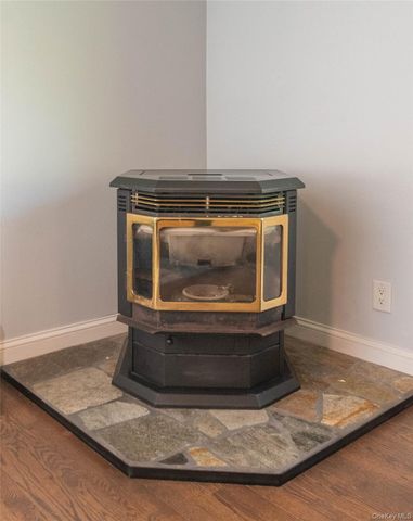 6605 Chelsea Cove Cove N, Hopewell Junction, NY 12533