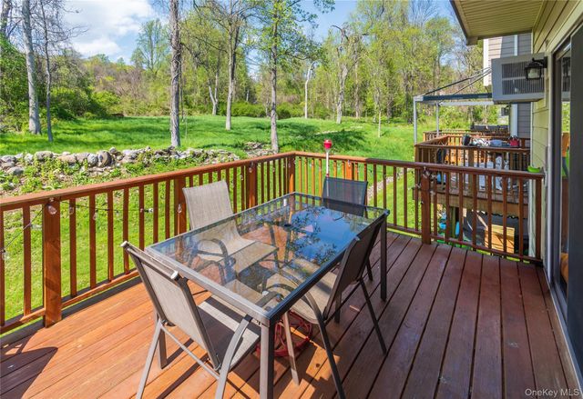 6605 Chelsea Cove Cove N, Hopewell Junction, NY 12533