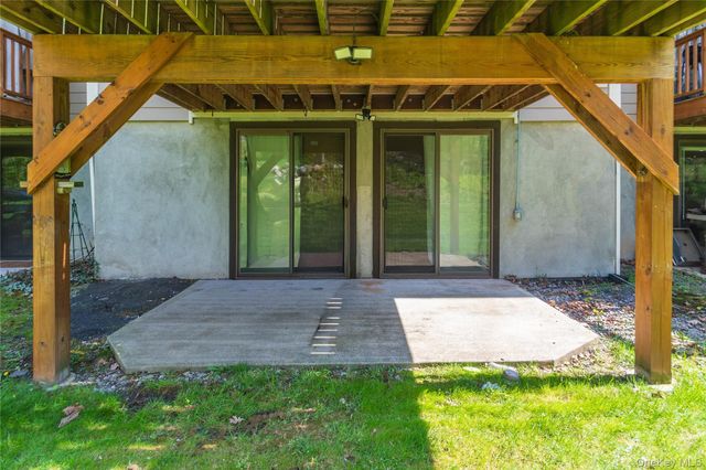 6605 Chelsea Cove Cove N, Hopewell Junction, NY 12533