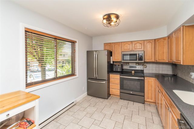 6605 Chelsea Cove Cove N, Hopewell Junction, NY 12533