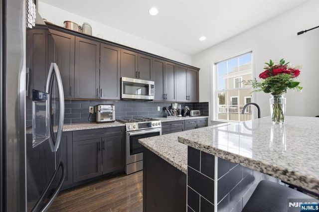 62 Roosevelt Drive, Wood Ridge, NJ 07075