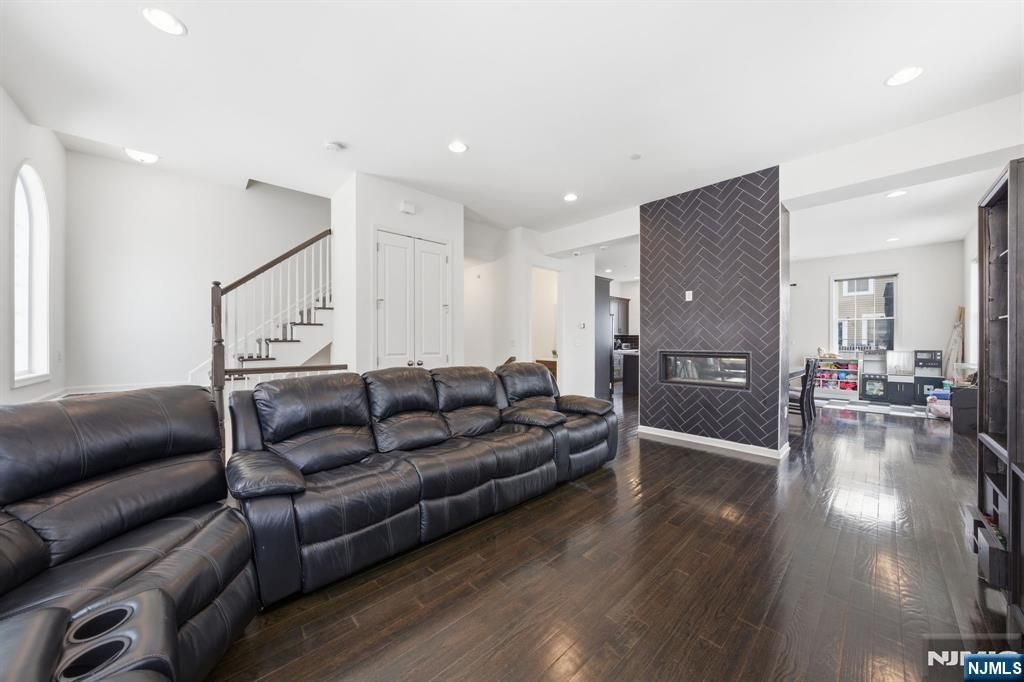 62 Roosevelt Drive, Wood Ridge, NJ 07075