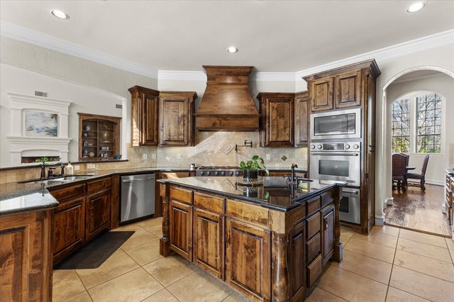 524 Heathland Crossing, Heath, TX 75032