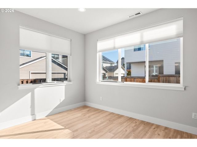 13852 Sw 172ND Ave, Tigard, OR 97140