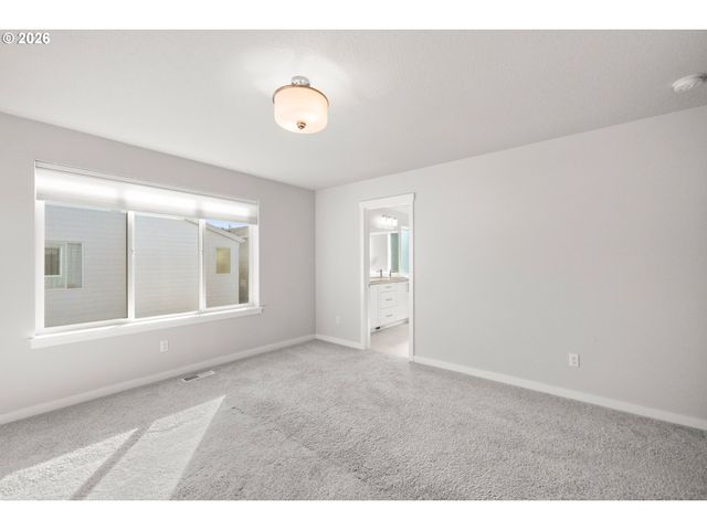 13852 Sw 172ND Ave, Tigard, OR 97140