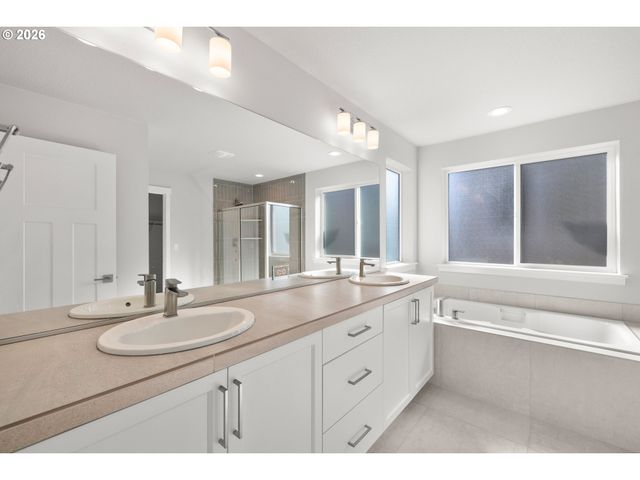 13852 Sw 172ND Ave, Tigard, OR 97140