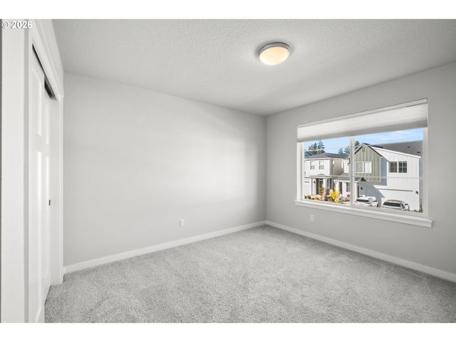 13852 Sw 172ND Ave, Tigard, OR 97140