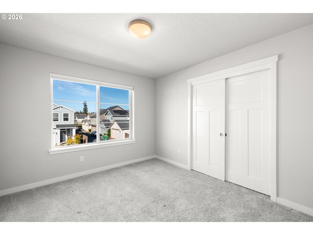 13852 Sw 172ND Ave, Tigard, OR 97140