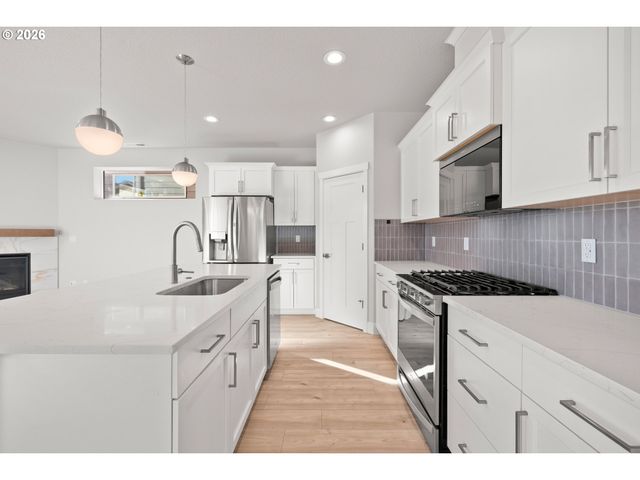 13852 Sw 172ND Ave, Tigard, OR 97140