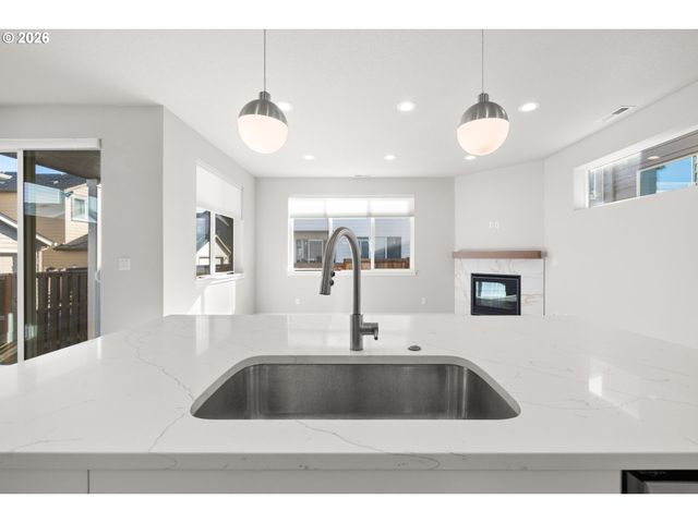 13852 Sw 172ND Ave, Tigard, OR 97140