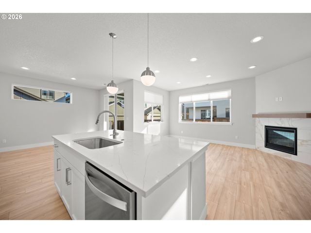 13852 Sw 172ND Ave, Tigard, OR 97140