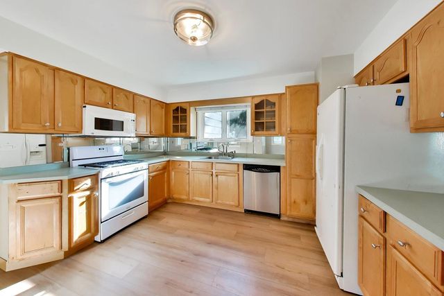 5705 Aubrey Terrace, Downers Grove, IL 60516
