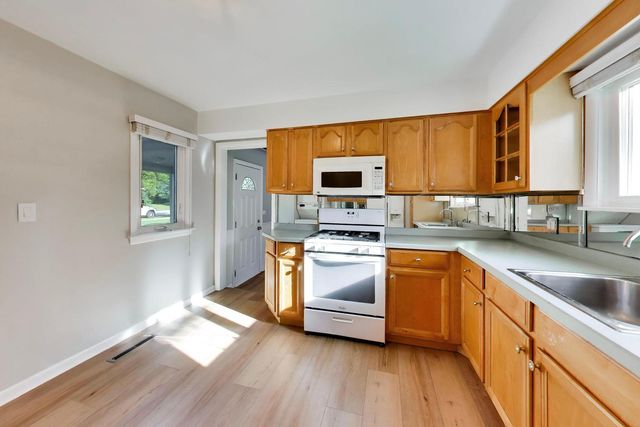 5705 Aubrey Terrace, Downers Grove, IL 60516