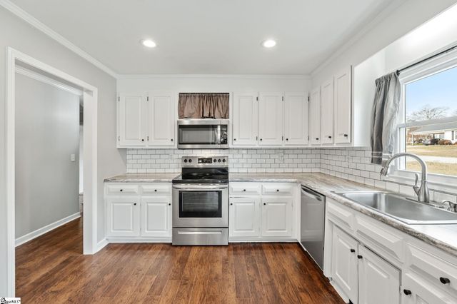 3 Buckingham Way, Taylors, SC 29687