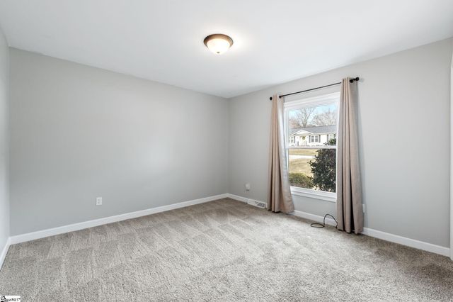 3 Buckingham Way, Taylors, SC 29687